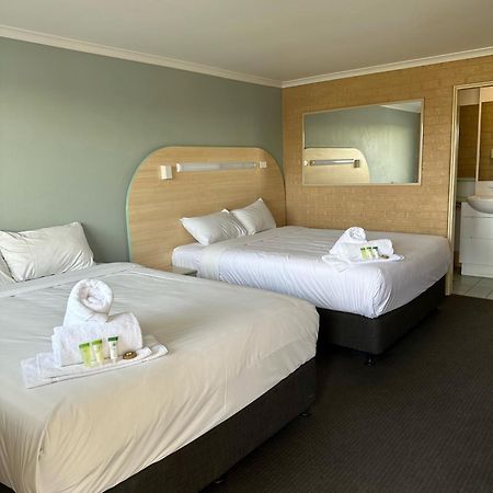 The Shamrock Hotel توومبا المظهر الخارجي الصورة